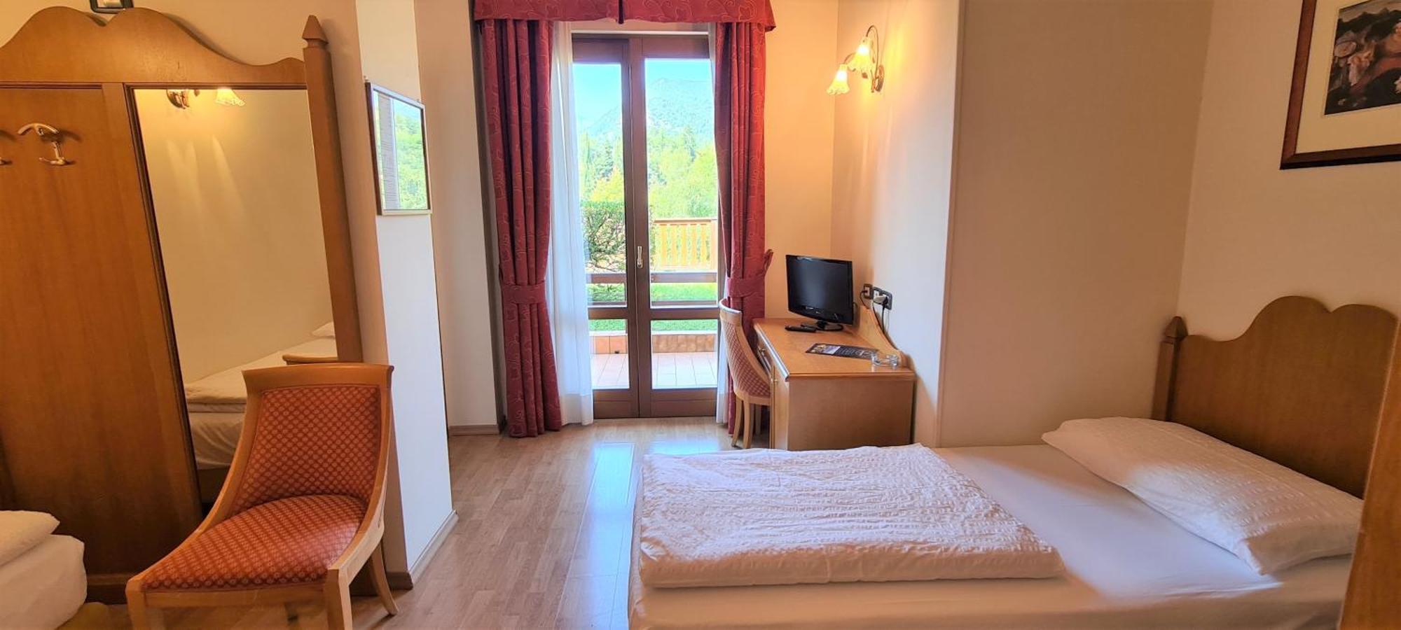 Hotel Pineta Campi Tremosine Bagian luar foto