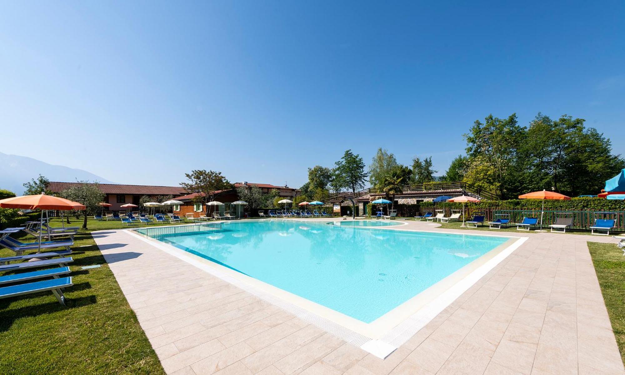 Hotel Pineta Campi Tremosine Bagian luar foto
