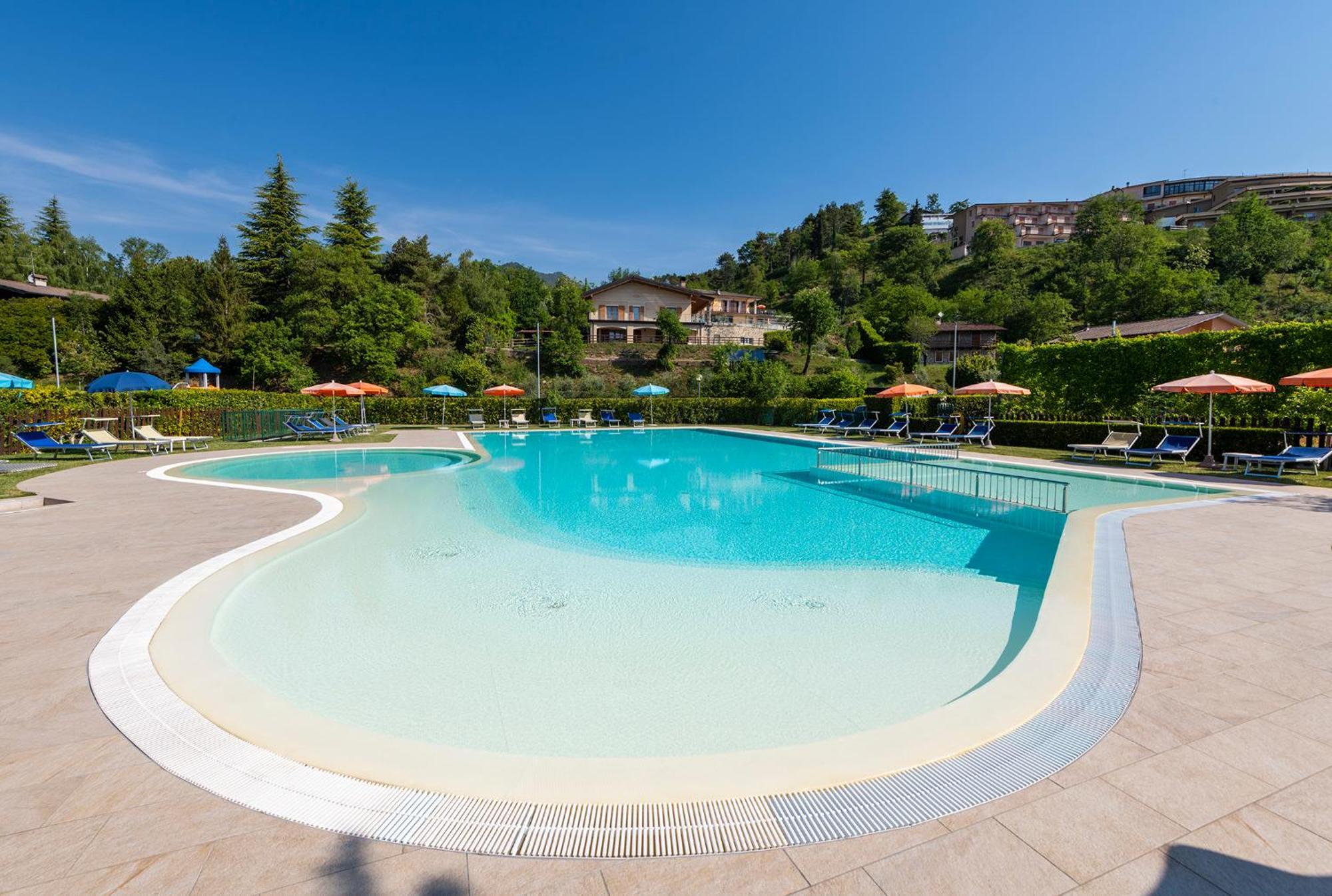 Hotel Pineta Campi Tremosine Bagian luar foto