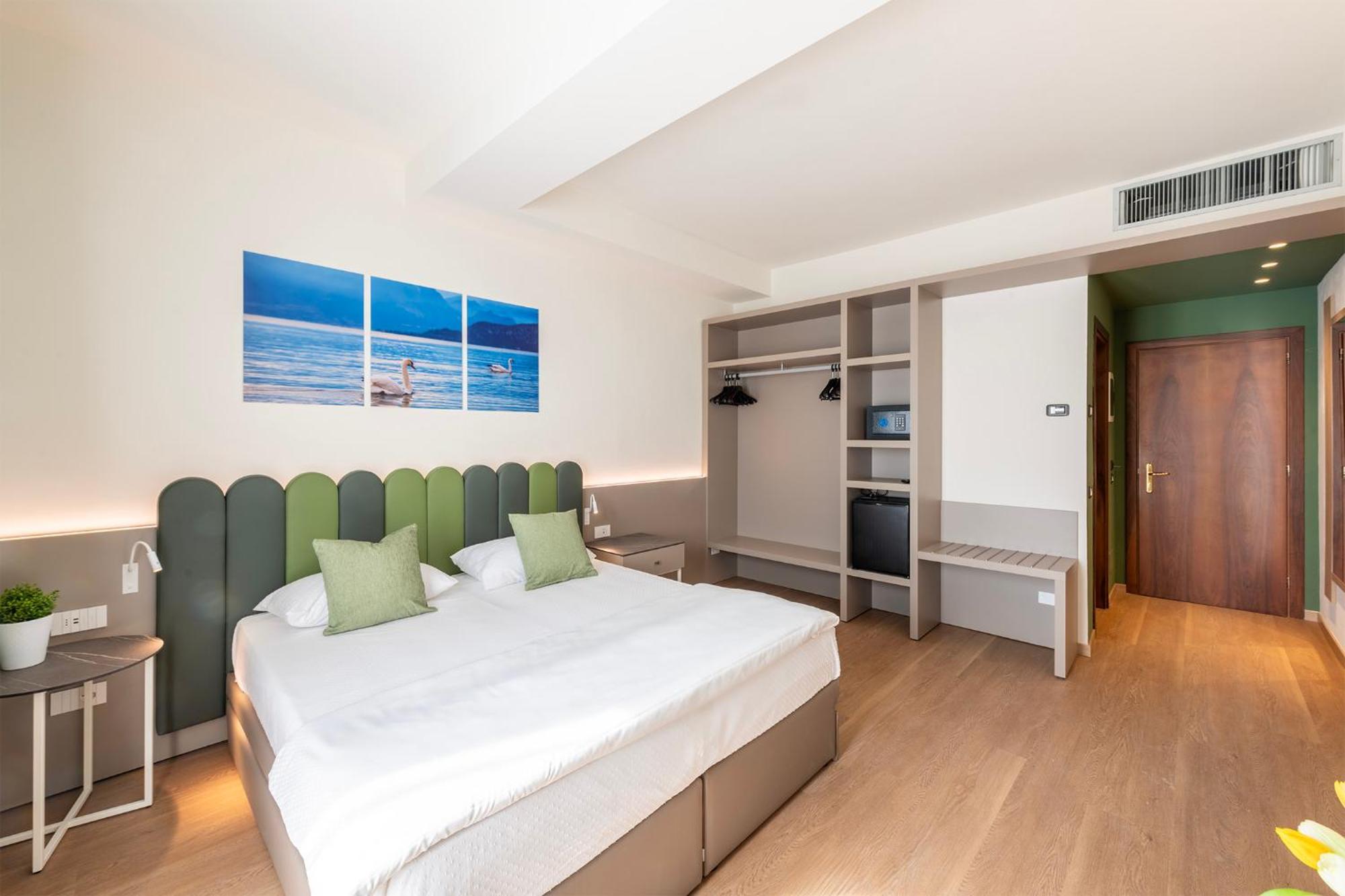 Hotel Pineta Campi Tremosine Bagian luar foto