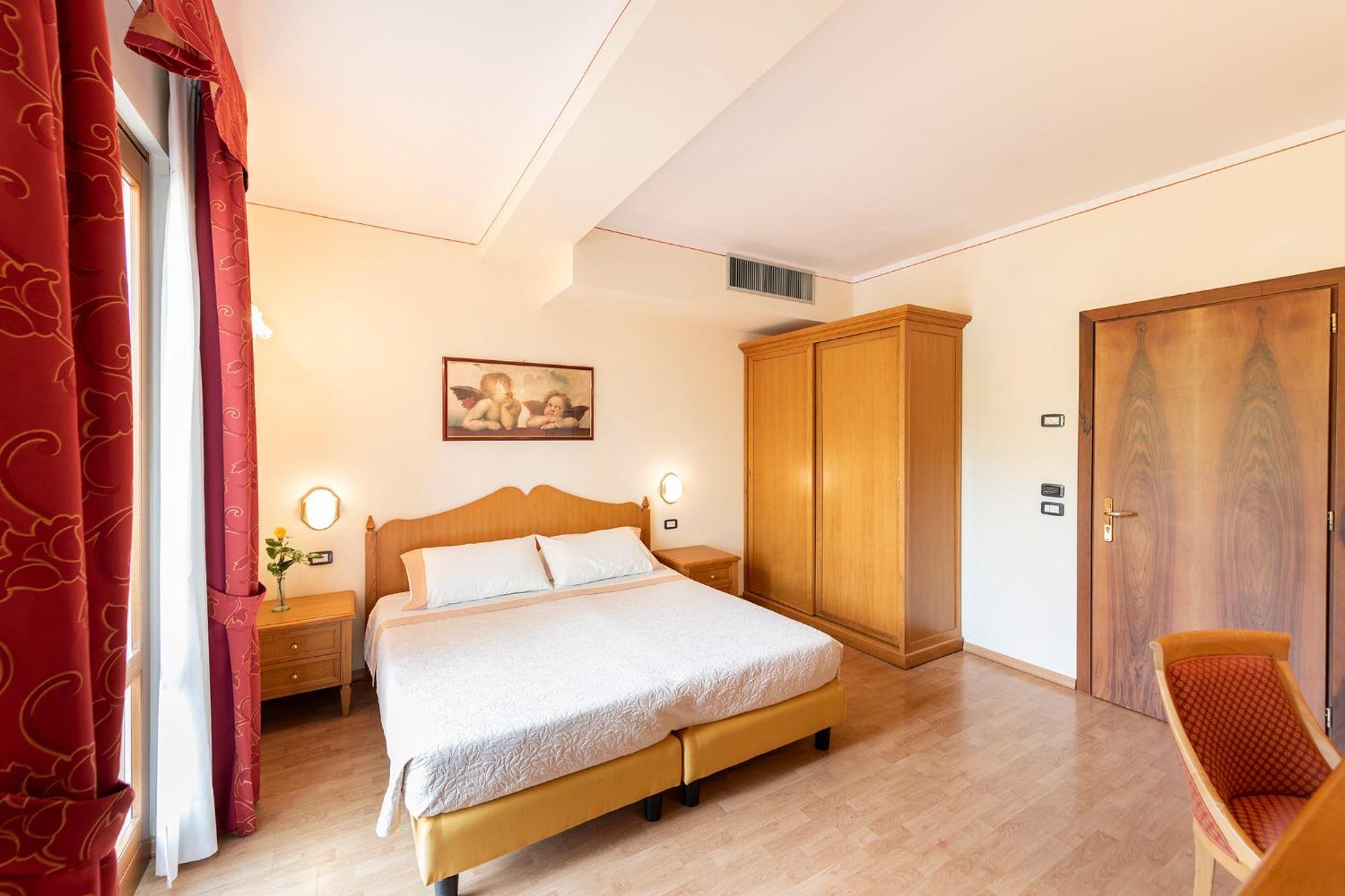 Hotel Pineta Campi Tremosine Bagian luar foto